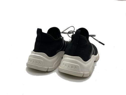 プラダのスニーカー