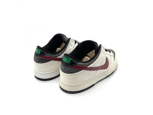 ナイキのDUNK LOW