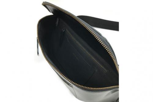 ショルダーバッグのメンズ