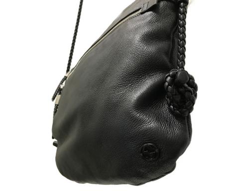 レザーショルダーバッグのレディース