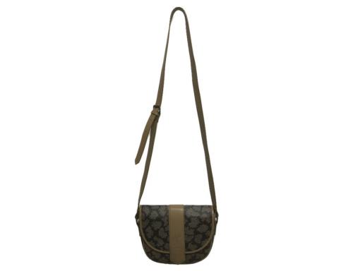 YVES SAINT LAURENTのイヴサンローラン