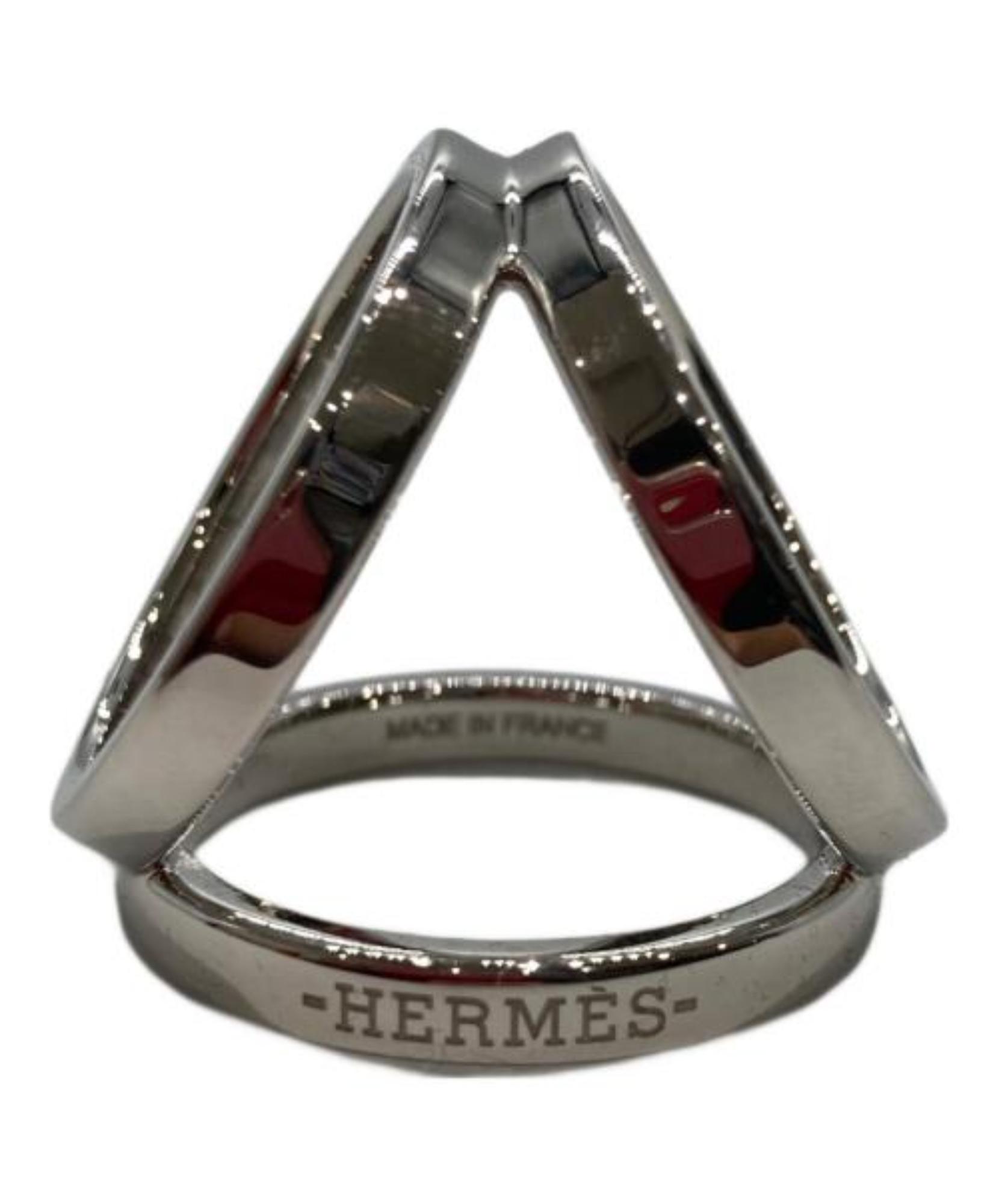 HERMES / エルメス】カレをより美しく。スカーフリング「90 トリオ」が 