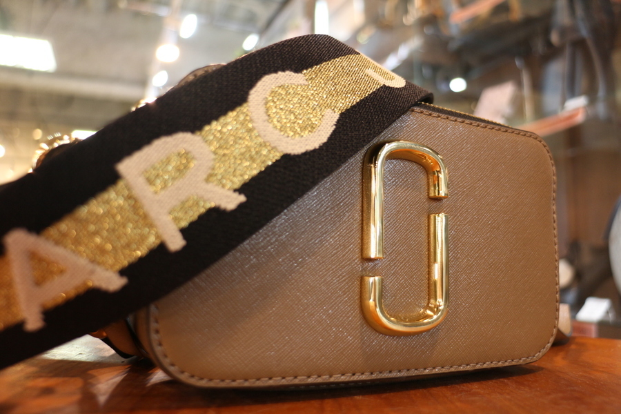 高価値】 MARC JACOBS マークジェイコブス スナップショット rauquen.cl