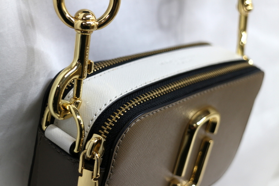 MARC JACOBS(マークジェイコブス)】スナップショットバッグ入荷 