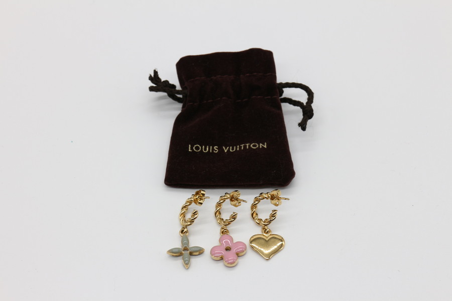 LOUIS VUITTON ハート フラワーモチーフ ピアス LOUIS VUITTON ハート フラワーモチーフ ピアス heart pierce～ﾊｰﾄﾋﾟｱｽ