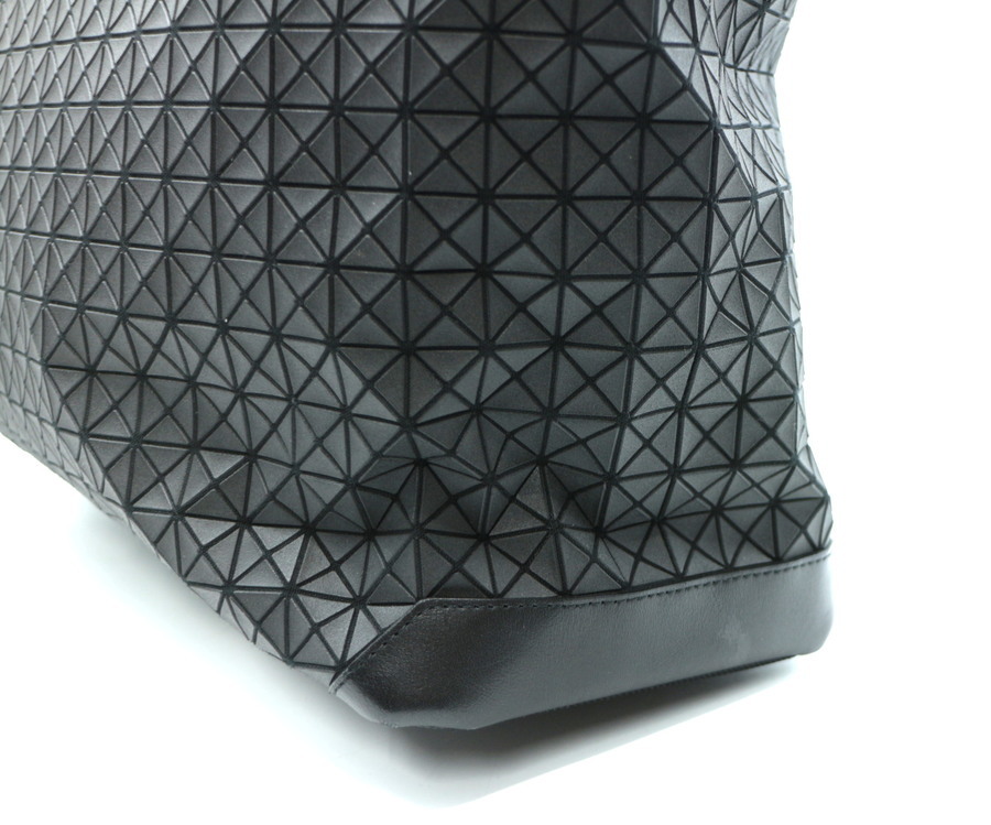 BAOBAO ISSEY MIYAKE トートバッグ ブラック　バオバオ BAO BAO ISSEY MIYAKE – isseymiyake.com
