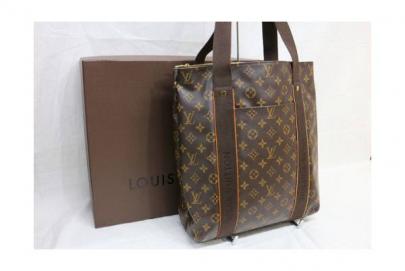 「ブランドバッグのLOUIS VUITTON 」