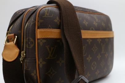 「ラグジュアリーブランドのLOUIS　VUITTON 」