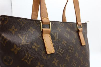 「ラグジュアリーブランドのLOUIS　VUITTON 」