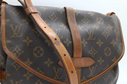 「ラグジュアリーブランドのLOUIS　VUITTON 」