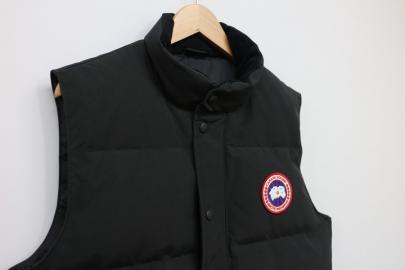 「インポートブランドのCANADA GOOSE 」