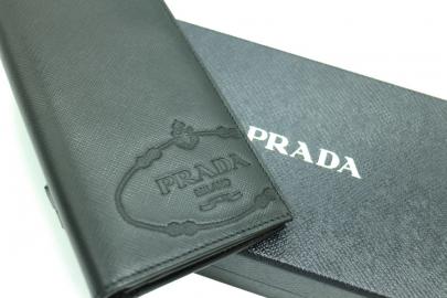 「ラグジュアリーブランドのPRADA 」