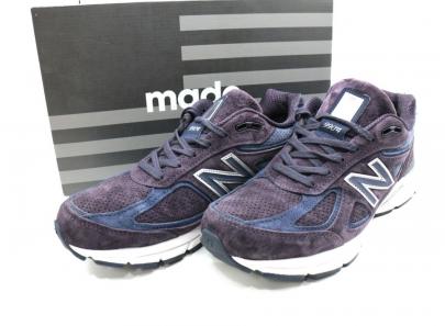 「スニーカーのNEW BALANCE 」