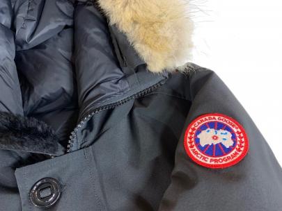 「インポートブランドのCANADA GOOSE 」