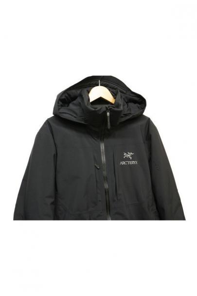 「アウトドアブランドのARCTERYX 」