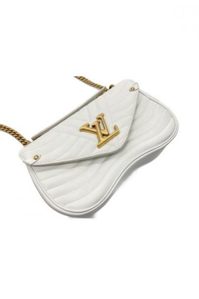 「ラグジュアリーブランドのLOUIS VUITTON 　 」