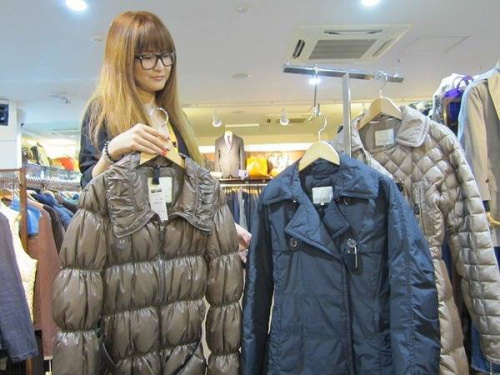 トレンチのダウン