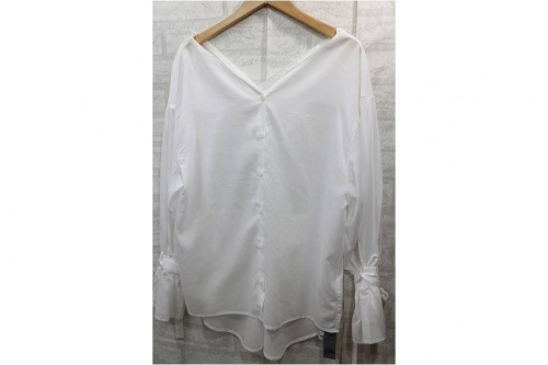 トップスのボトムス