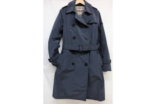 トップスのトレンチコート