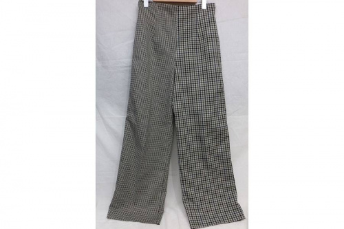 チェックのワイドパンツ