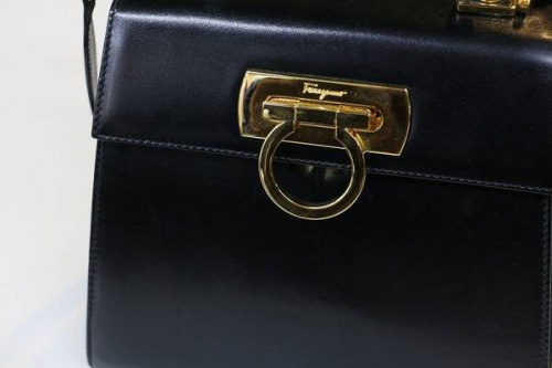 高価のバッグ