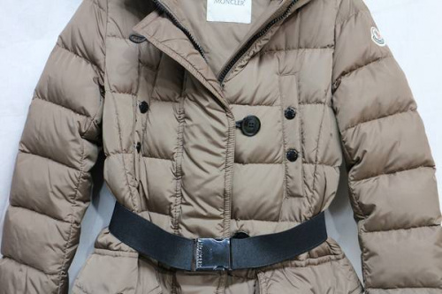 ダウンコートのGENEVRIER GIUBBOTTO