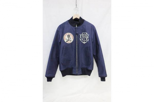 トップスのジャケット