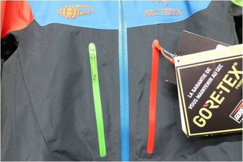 ジャケットのマウンテンパーカ