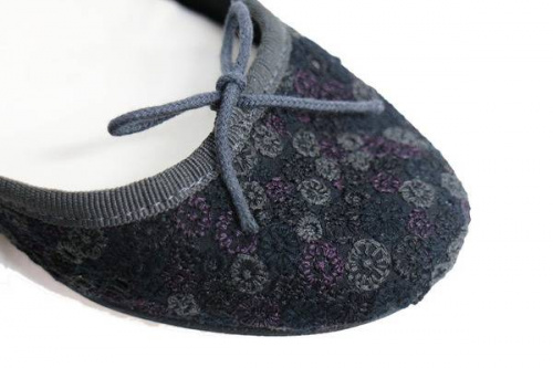 レペットのmina perhonen