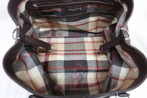 シュリンクレザートートバッグのトートバッグ