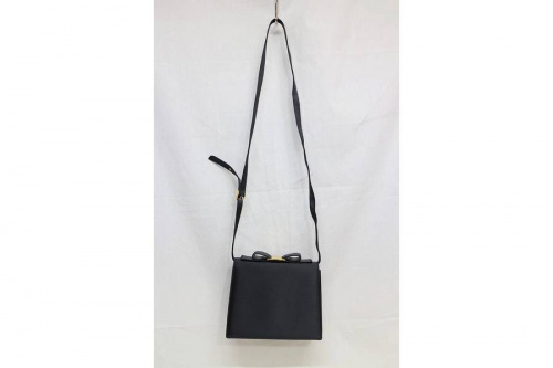 サルヴァトーレフェラガモのヴァラショルダーバッグ