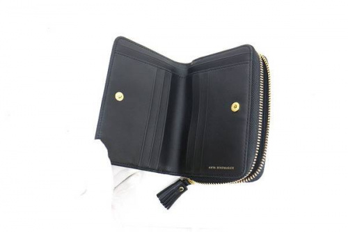 財布のANYA HINDMARCH