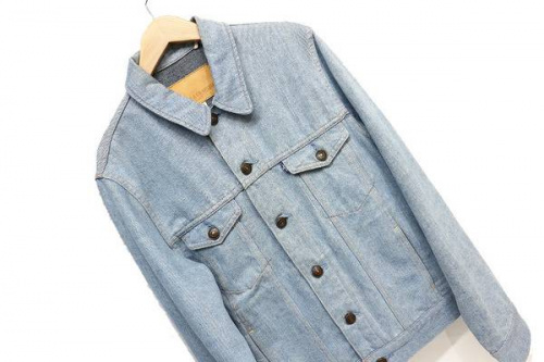 デニムジャケットのLevi's