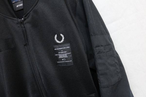 FRED PERRYのART COMES FIRST