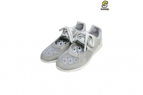 スポーツブランドのadidas