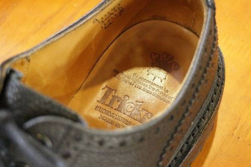 ビジネスアイテムのTrickers
