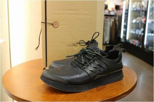 買取入荷のスニーカー