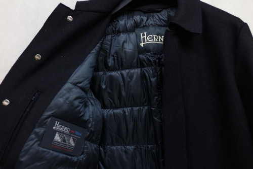 ヘルノのコート