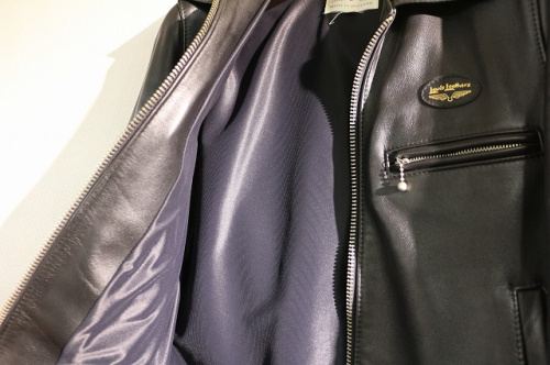 レザージャケットのライダースジャケット