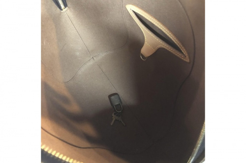 ハンドバッグのモノグラム