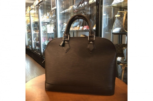 ラグジュアリーブランドのLOUIS　VUITTON