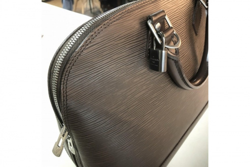 ルイヴィトンのアルマ