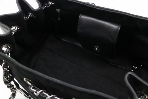 チェーンショルダーバッグのレディース