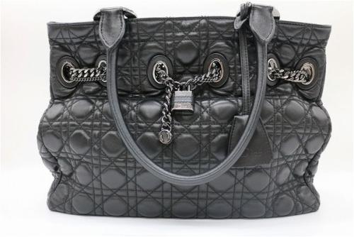 Christian Diorのクリスチャン ディオール