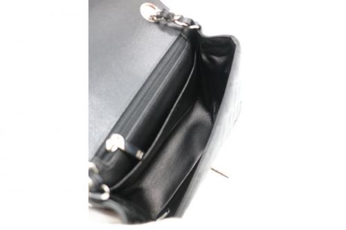 チェーンショルダー