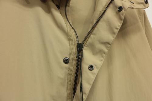 ナイロンコートのコート