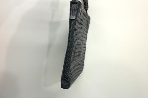 イントレチャートのショルダーバッグ