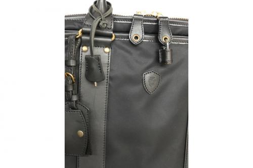 フェリージのビジネスバッグ