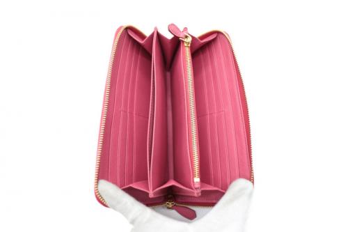 プラダのサフィアーノ