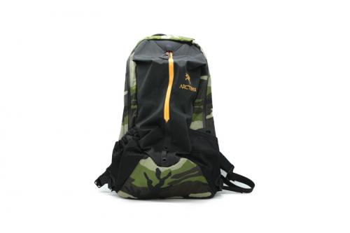 ARC'TERYX × BEAMSのアークテリクス × ビームス